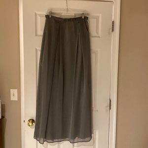 Long sliver dressy skirt. New with tags. Size 10. FromLoehmans back room